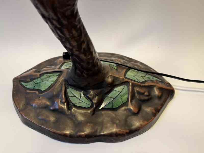 Stolní lampa Tiffany ptáčci v secesním stylu 80 cm - foto 7