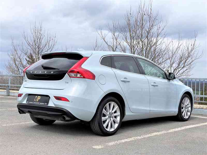 Volvo V40 Summum 1.6T T4 132kw, Xenon, Navi, 2012 - foto 3