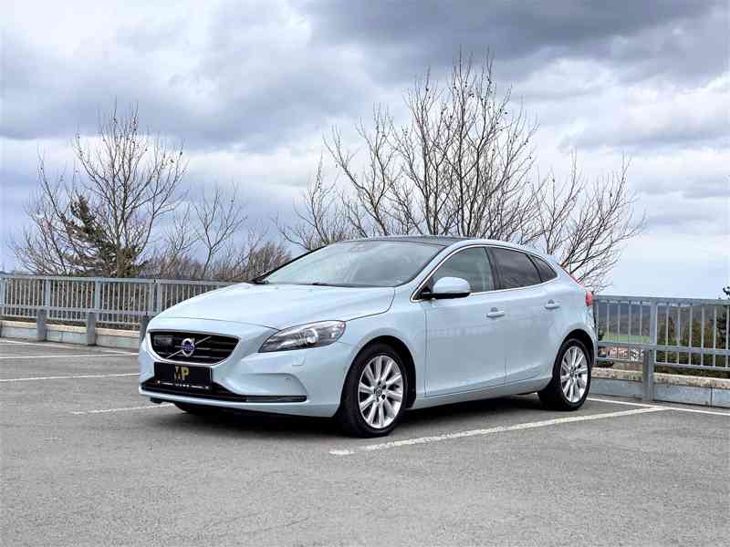 Volvo V40 Summum 1.6T T4 132kw, Xenon, Navi, 2012 - foto 1