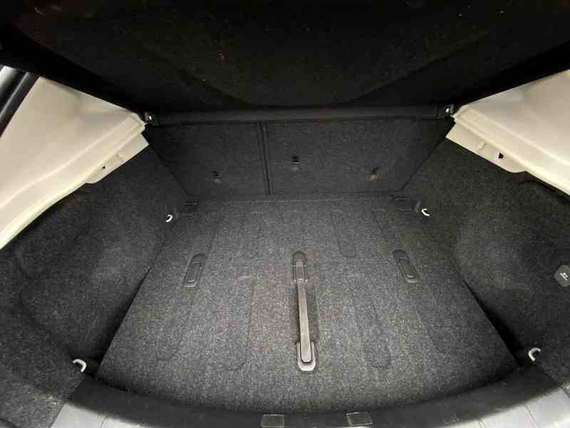 Volvo V40 Summum 1.6T T4 132kw, Xenon, Navi, 2012 - foto 7