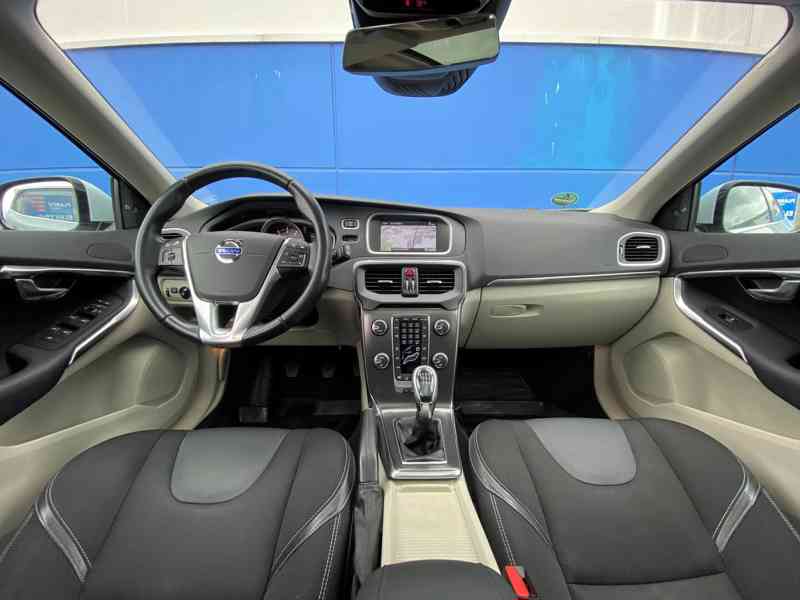 Volvo V40 Summum 1.6T T4 132kw, Xenon, Navi, 2012 - foto 6