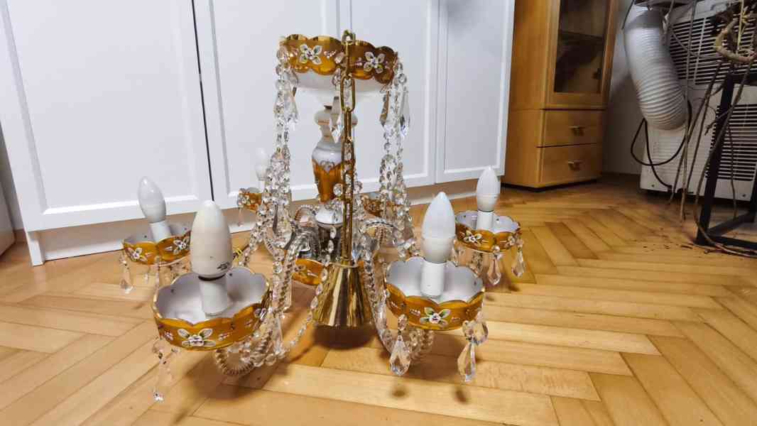 Ručně malovaný lustr Bydžov, 6 ramen, zlacený - foto 3