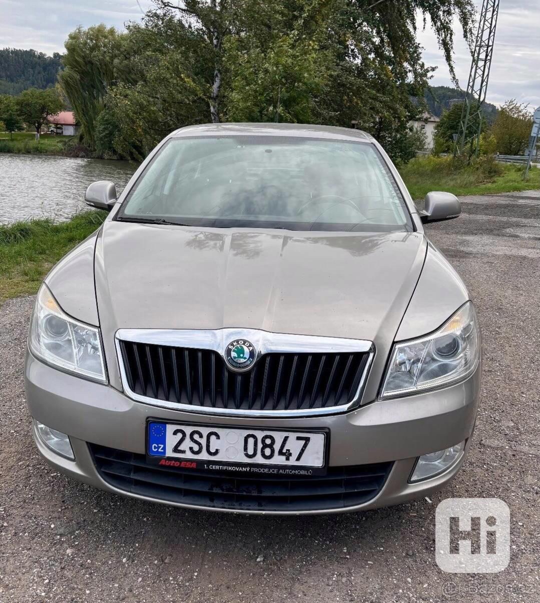 Škoda Octavia 1,6   2 - foto 1
