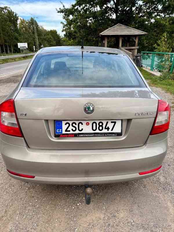 Škoda Octavia 1,6   2 - foto 2