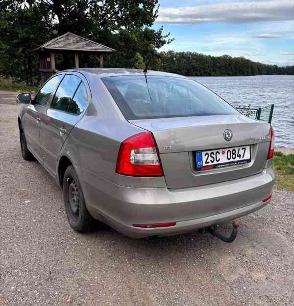 Škoda Octavia 1,6   2 - foto 19