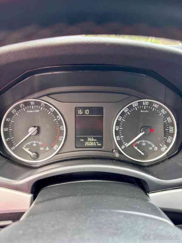 Škoda Octavia 1,6   2 - foto 11
