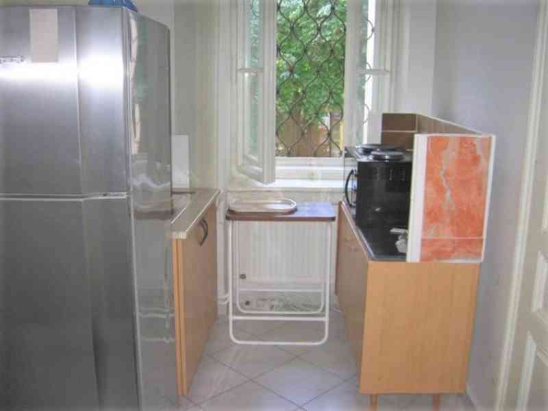 Studentky, 2.lůž. pok. v dívčím 3+1, cihla, pračka - foto 2