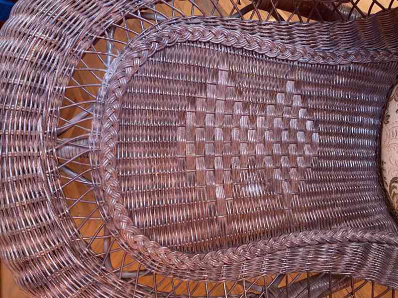 Pletené houpací křeslo z Ratanu - foto 5