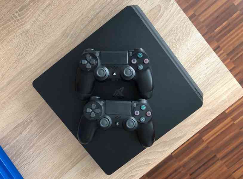 PlayStation 4  - foto 2
