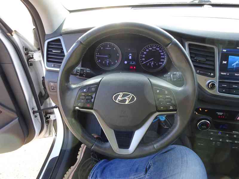 Hyundai Tucson 1.7 CRDI r.v.2016 1.Maj.serv.knž.ČR (85 kw) - foto 11
