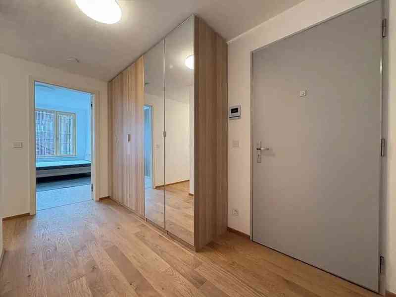 Pronájem bytu 2+kk 57 m² - foto 5
