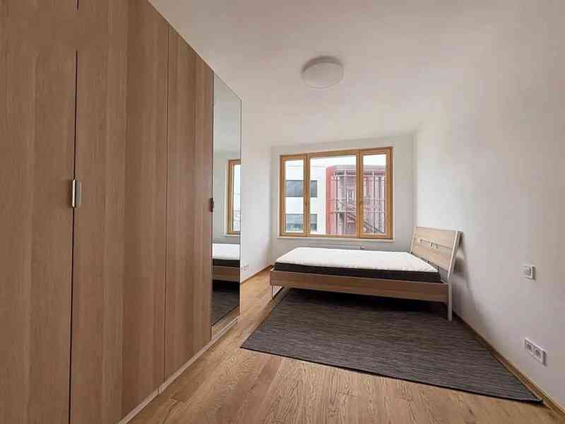 Pronájem bytu 2+kk 57 m² - foto 4