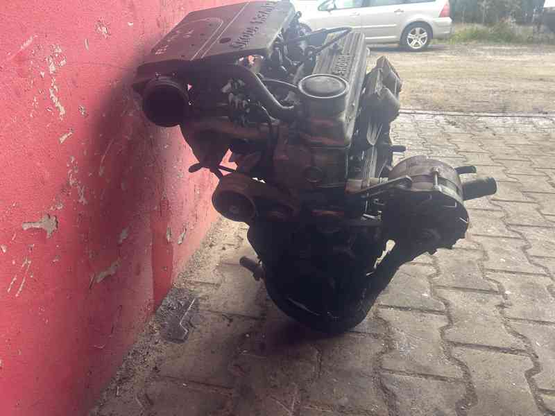 Motor 1,3 MPI Škoda Felicia 781.136M kompletní - foto 3