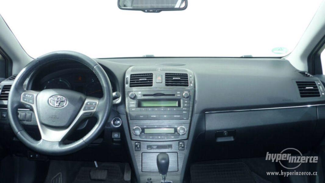 Toyota Avensis 1,8i Executive benzín 108kw - foto 8
