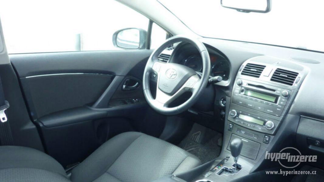 Toyota Avensis 1,8i Executive benzín 108kw - foto 11