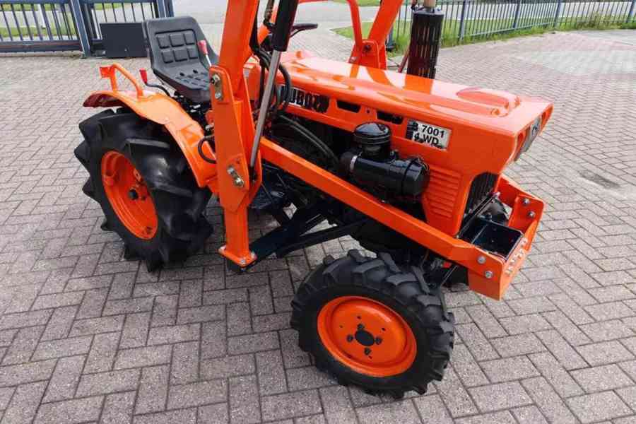 Traktor Kubota B7001 4wd - foto 2