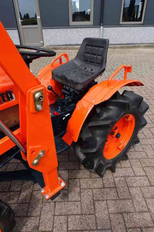 Traktor Kubota B7001 4wd - foto 8