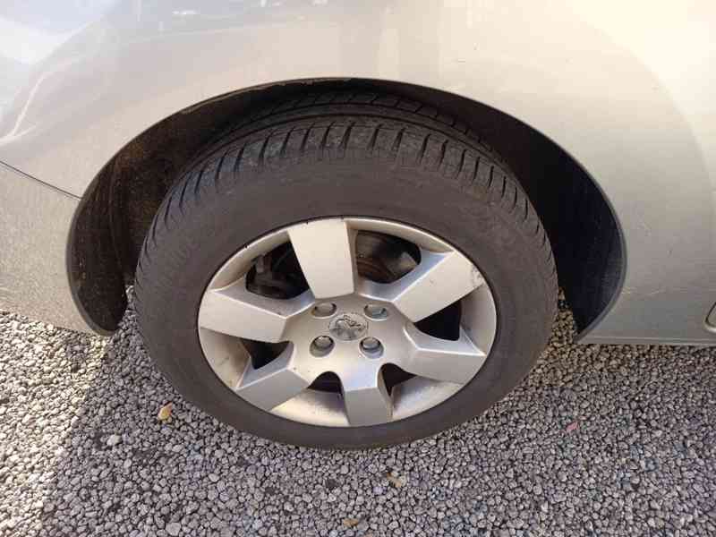Peugeot 5008 2,0HDI Comfort Panorama - foto 9