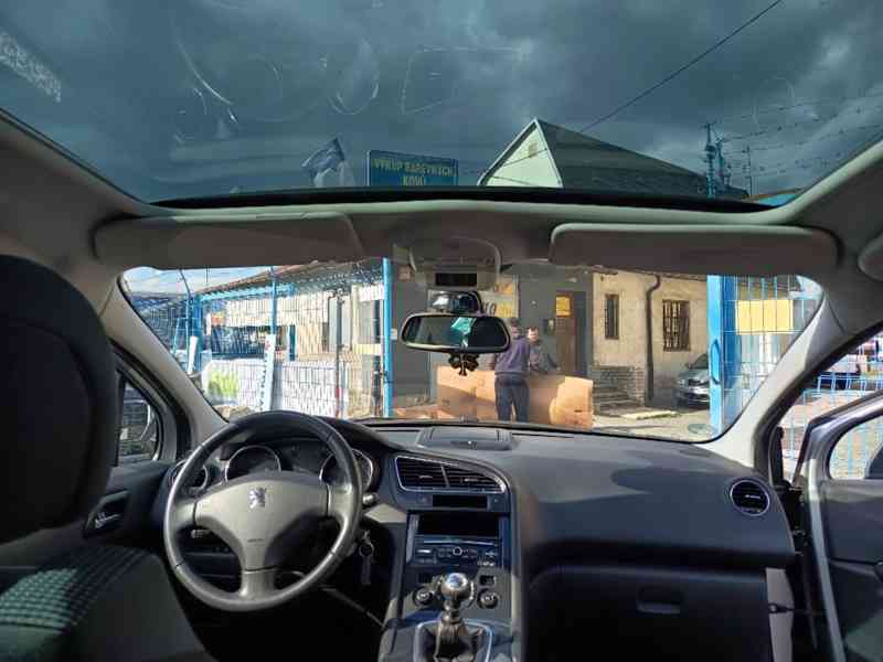 Peugeot 5008 2,0HDI Comfort Panorama - foto 12
