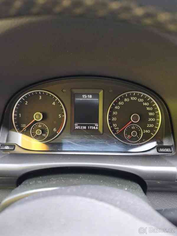 Volkswagen Touran 2,0 - foto 11