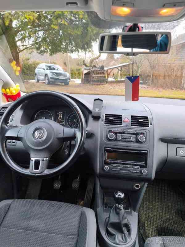 Volkswagen Touran 2,0 - foto 13