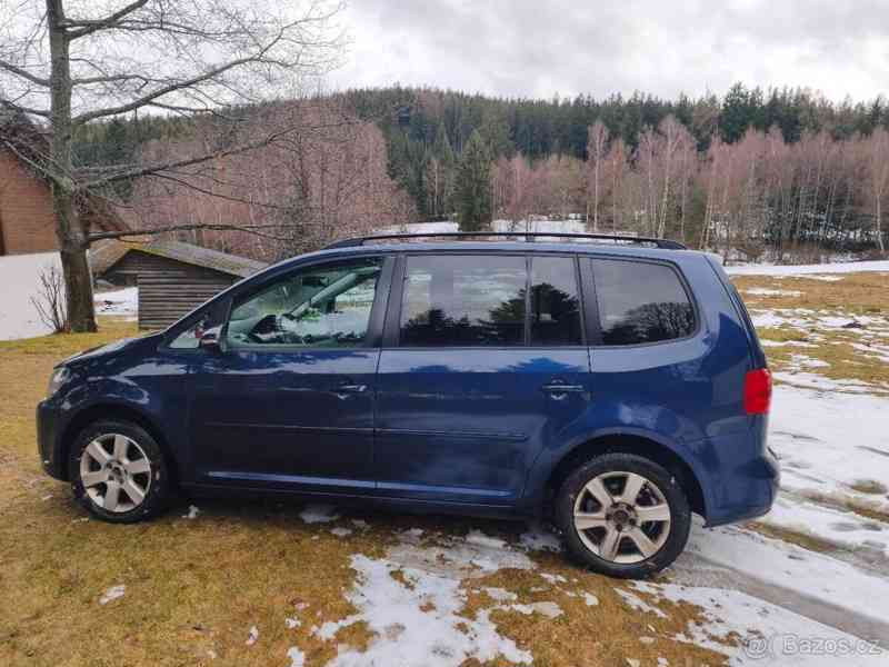 Volkswagen Touran 2,0 - foto 8