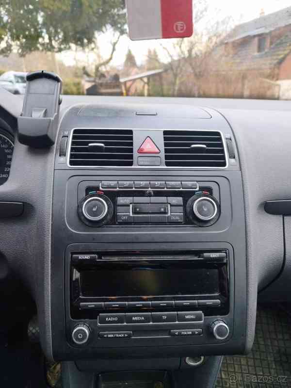 Volkswagen Touran 2,0 - foto 12