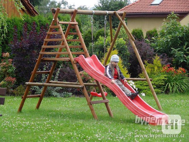 Dětské hřiště ZDARMA SKLUZAVKA i HOUPAČKA