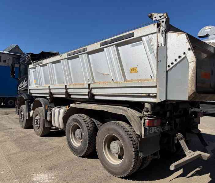 Sklápěč MB AROCS 8x4 MEILLER Bordmatic / elektr. plachta - foto 3