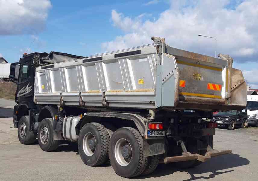 Sklápěč MB AROCS 8x4 MEILLER Bordmatic / elektr. plachta - foto 4