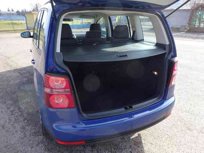 VW Touran 1.4 TSI r.v.2010 (103 kw) tk:10/2026 - foto 17