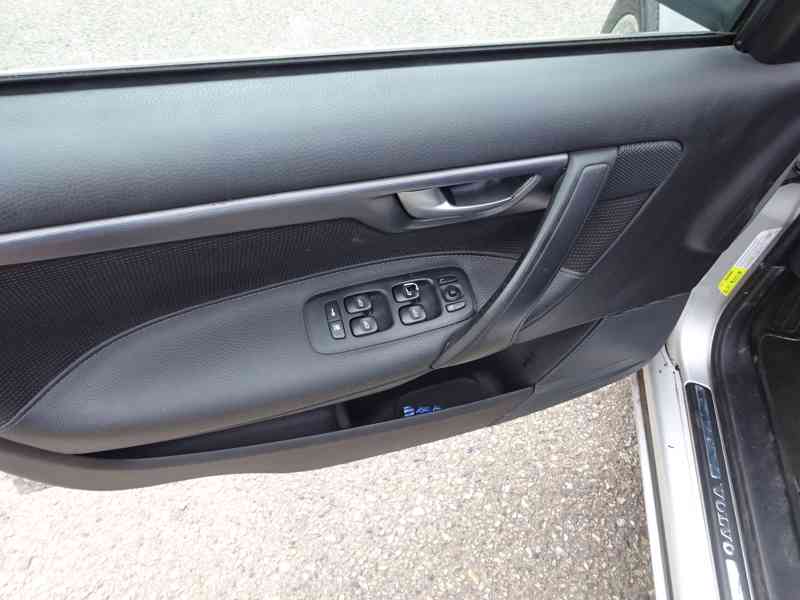 Volvo V70 2.4 D5 Combi r.v.2007 (stk:7/2027) 120 kw - foto 6