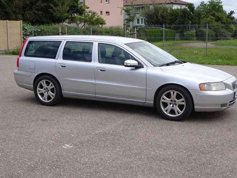 Volvo V70 2.4 D5 Combi r.v.2007 (stk:7/2027) 120 kw - foto 2