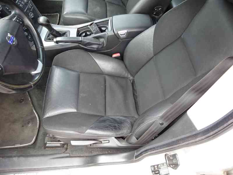 Volvo V70 2.4 D5 Combi r.v.2007 (stk:7/2027) 120 kw - foto 12