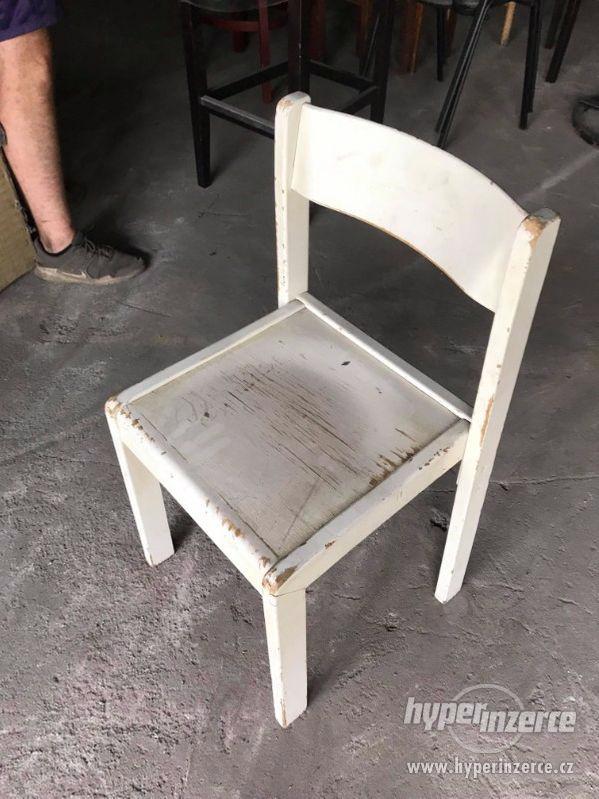 Židle dřevěná - bílá - foto 1