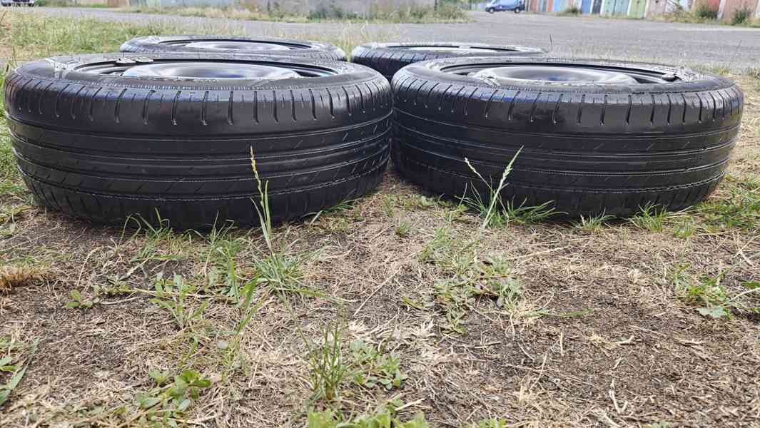Škoda Fabia, Rapid letní kola, pneumatiky Nokian 185/60 R15  - foto 3
