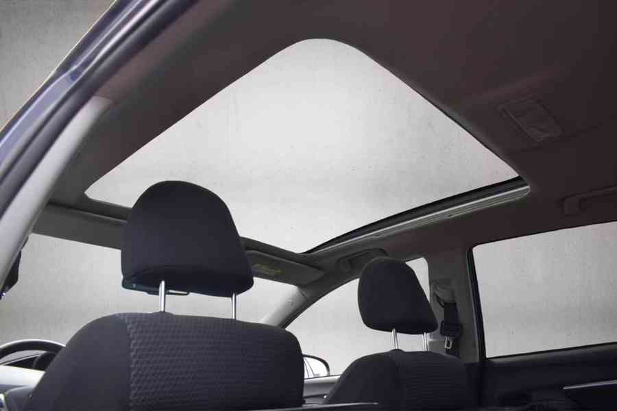 Toyota Verso 1.8i Autom. SkyView Edition benzín 108kw - foto 11