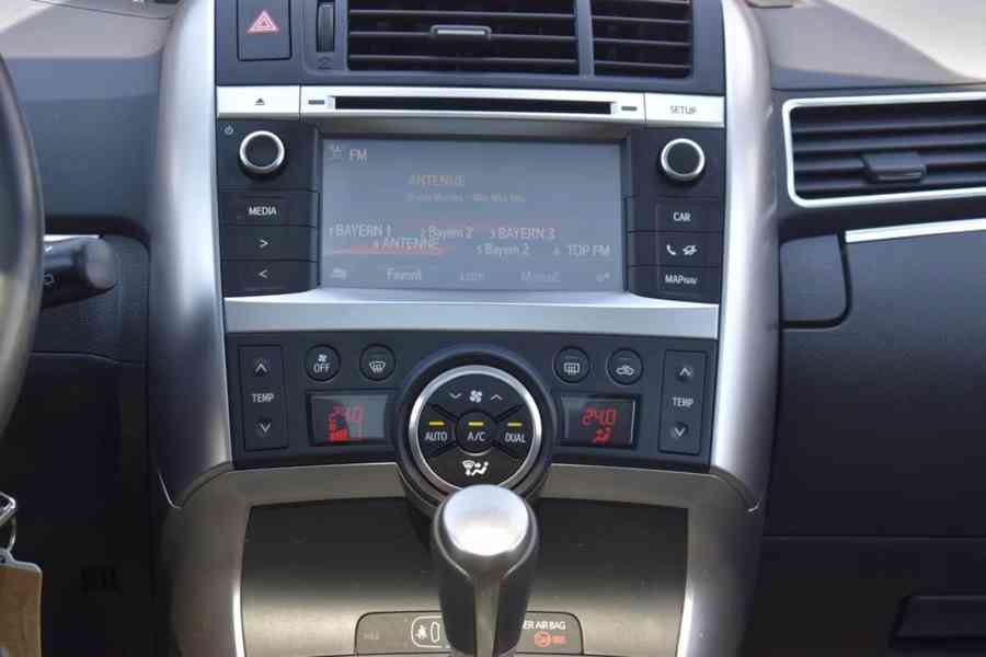 Toyota Verso 1.8i Autom. SkyView Edition benzín 108kw - foto 15