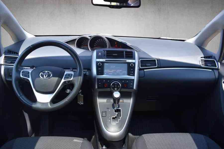 Toyota Verso 1.8i Autom. SkyView Edition benzín 108kw - foto 19