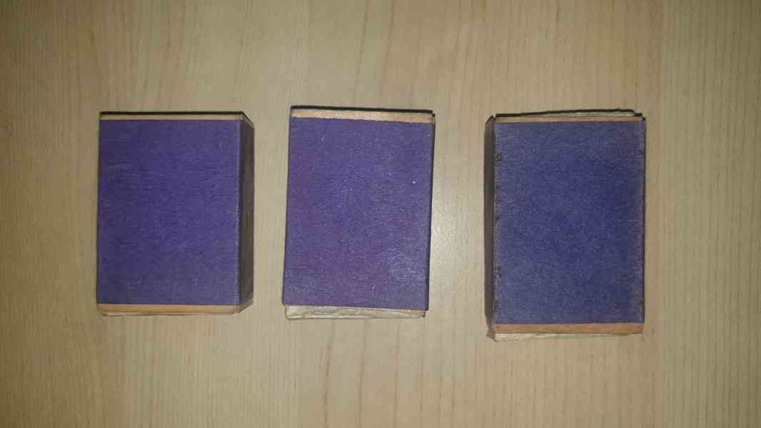 Staré dýhované krabičky se zápalkami. - foto 2