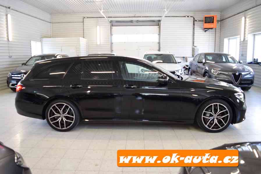 Mercedes-Benz Třídy E 220 D 4MATIC AMG HYD.PODVOZEK 2021-DPH - foto 13