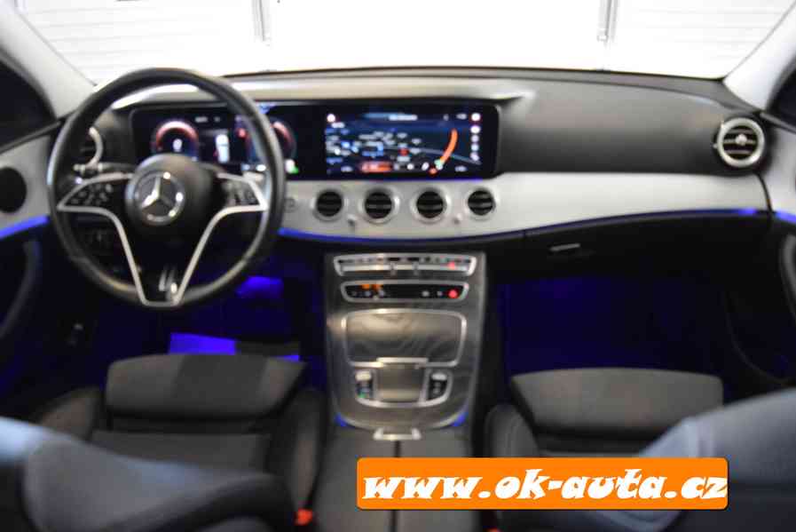 Mercedes-Benz Třídy E 220 D 4MATIC AMG HYD.PODVOZEK 2021-DPH - foto 18