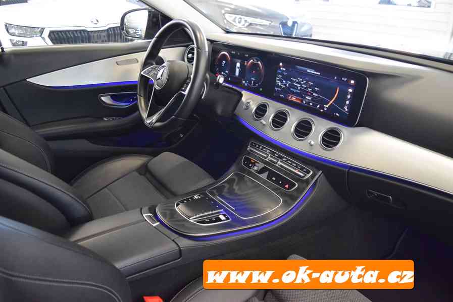 Mercedes-Benz Třídy E 220 D 4MATIC AMG HYD.PODVOZEK 2021-DPH - foto 19