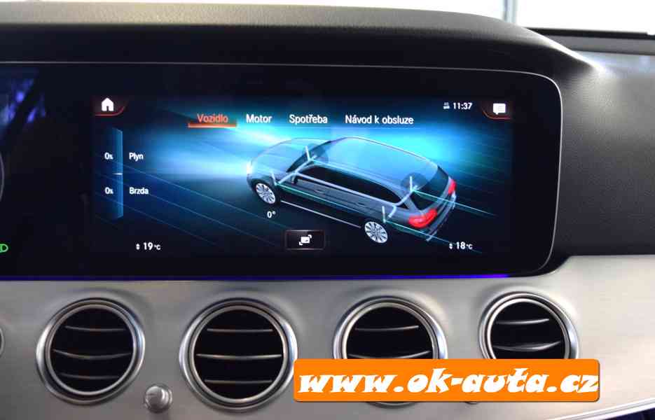 Mercedes-Benz Třídy E 220 D 4MATIC AMG HYD.PODVOZEK 2021-DPH - foto 26