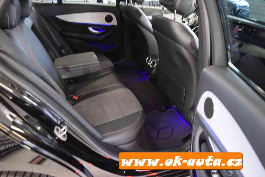 Mercedes-Benz Třídy E 220 D 4MATIC AMG HYD.PODVOZEK 2021-DPH - foto 16