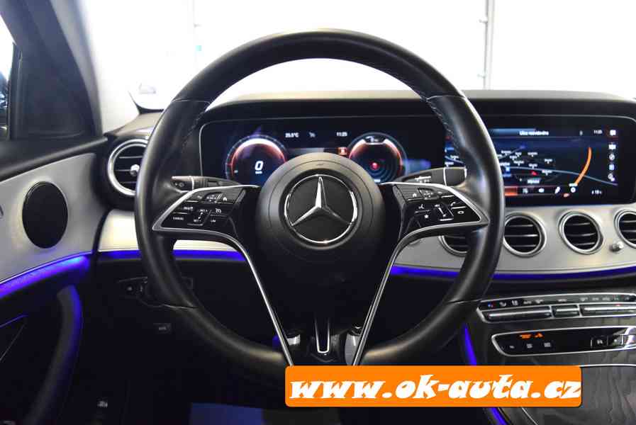 Mercedes-Benz Třídy E 220 D 4MATIC AMG HYD.PODVOZEK 2021-DPH - foto 17