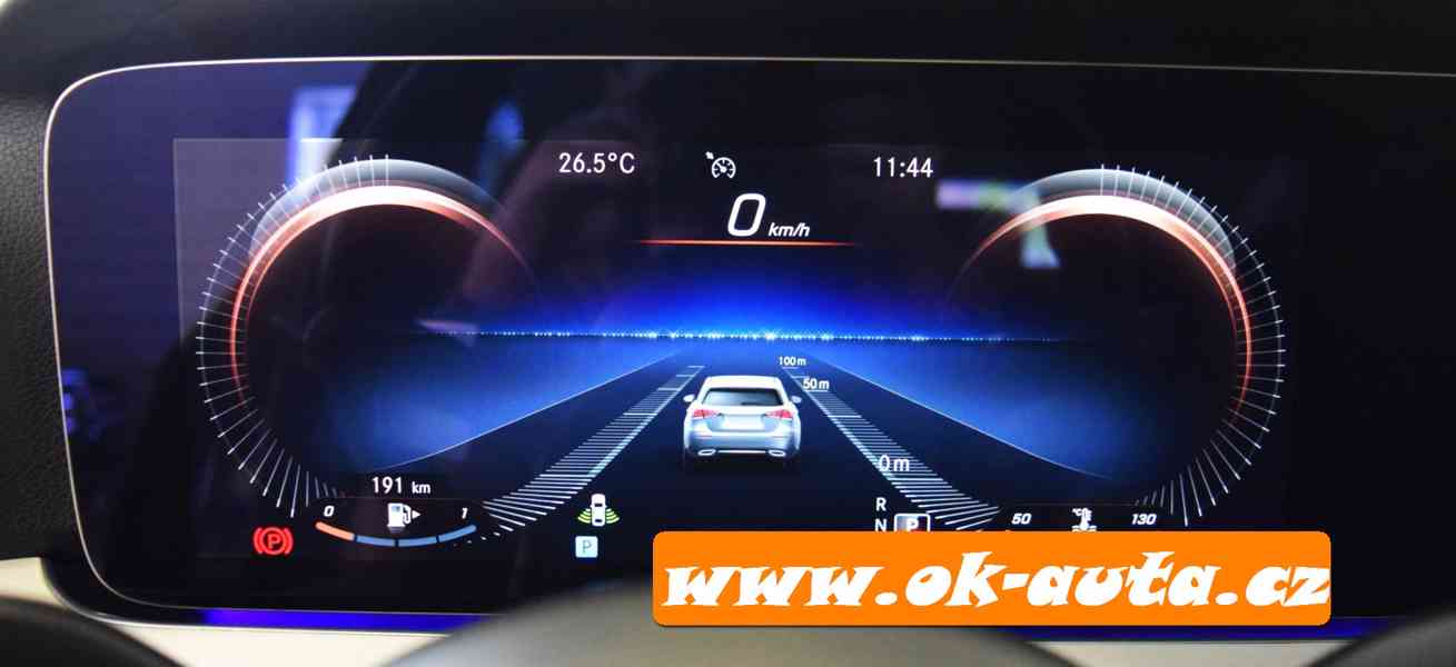 Mercedes-Benz Třídy E 220 D 4MATIC AMG HYD.PODVOZEK 2021-DPH - foto 30