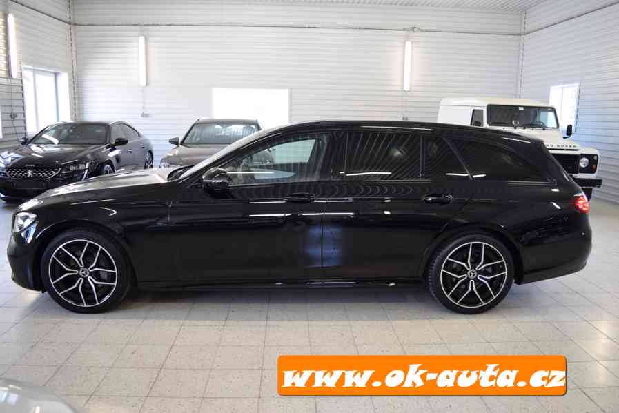 Mercedes-Benz Třídy E 220 D 4MATIC AMG HYD.PODVOZEK 2021-DPH - foto 11