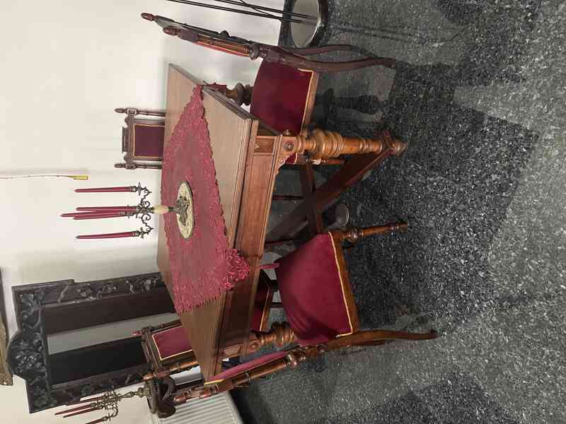 Starozitny rozkladaci stul+4 zidle - foto 2