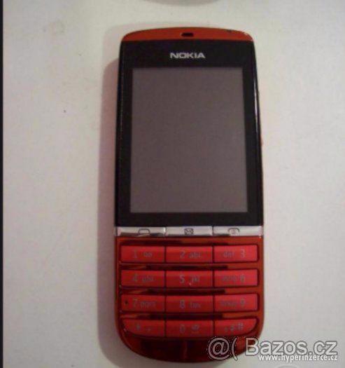 Nokia 300 Asha Red - dotyk+plná klávesnice,jako nová - foto 1